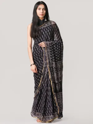 Blue Off White Hand Block Printed Chiffon Saree With Zari Border - S031704687