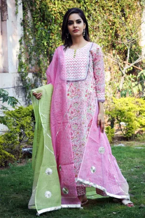 Kurta/Pant set in pink floral print