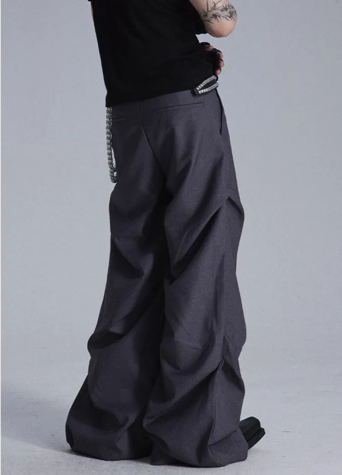 Pleated straight pants