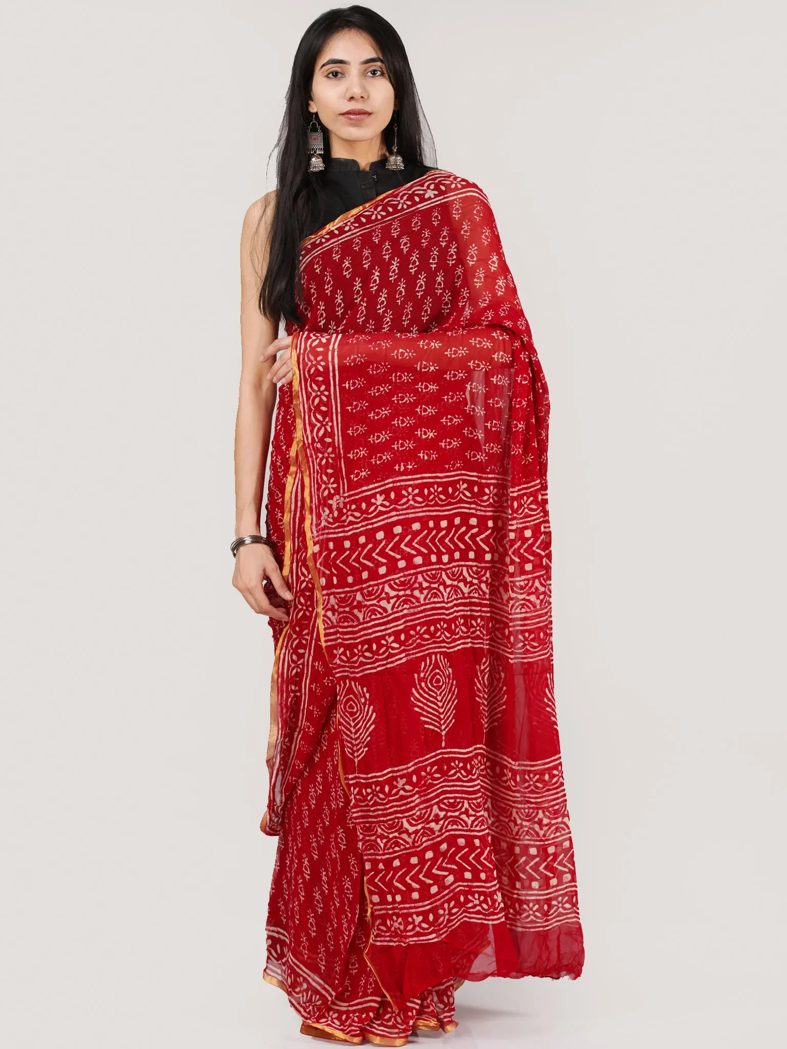 Red OffWhite Hand Block Printed Chiffon Saree With Zari Border - S031704697