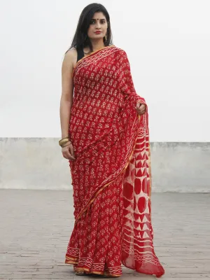 Red White Hand Block Printed Chiffon Saree With Zari Border - S031702582