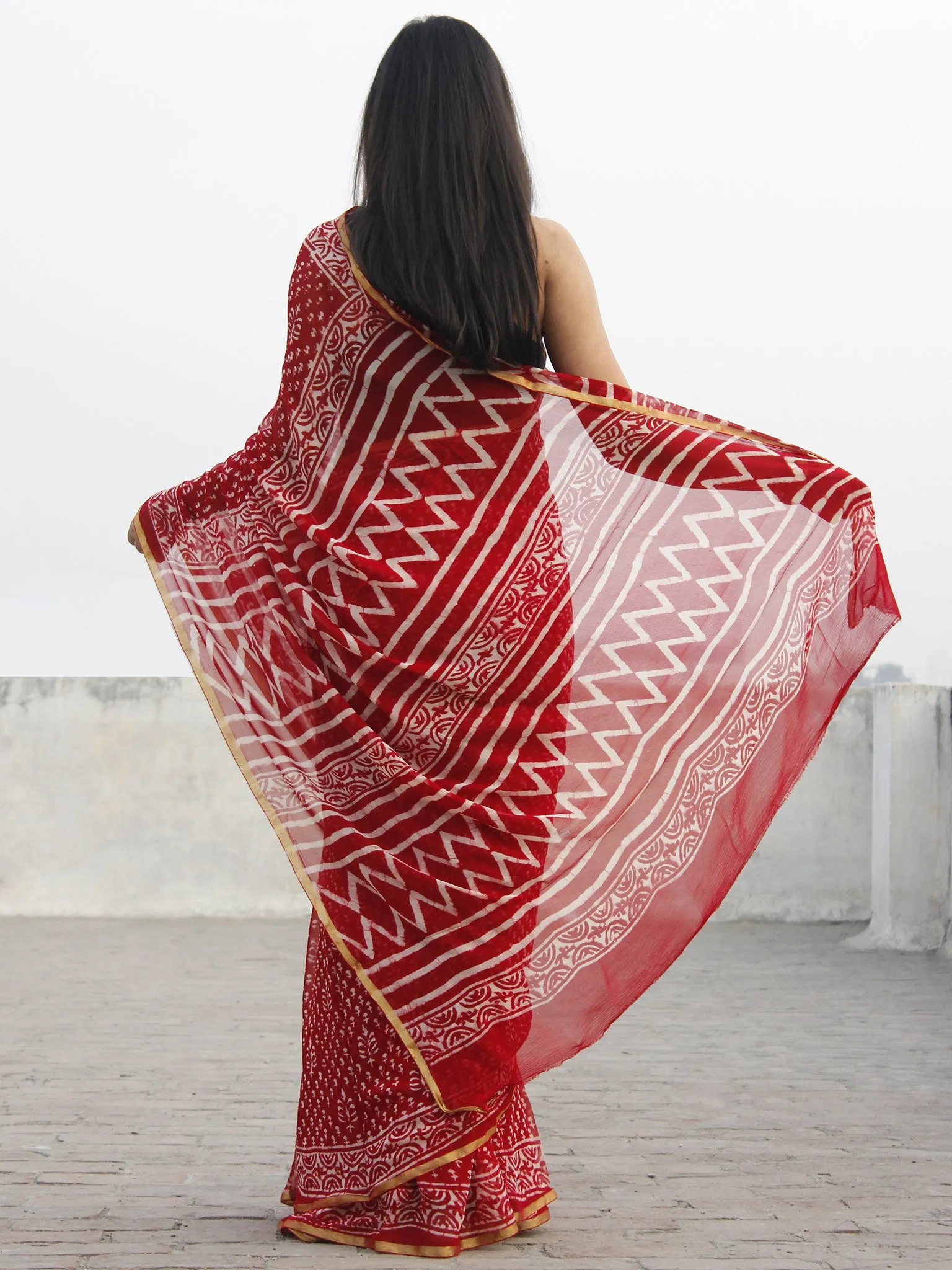 Red White Hand Block Printed Chiffon Saree With Zari Border- S031702585