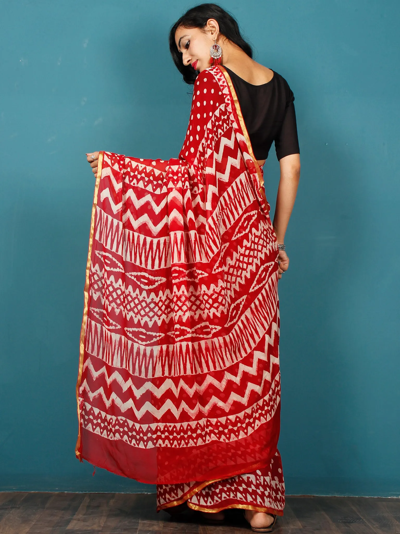 Red White Hand Block Printed Chiffon Saree with Zari Border - S031702795