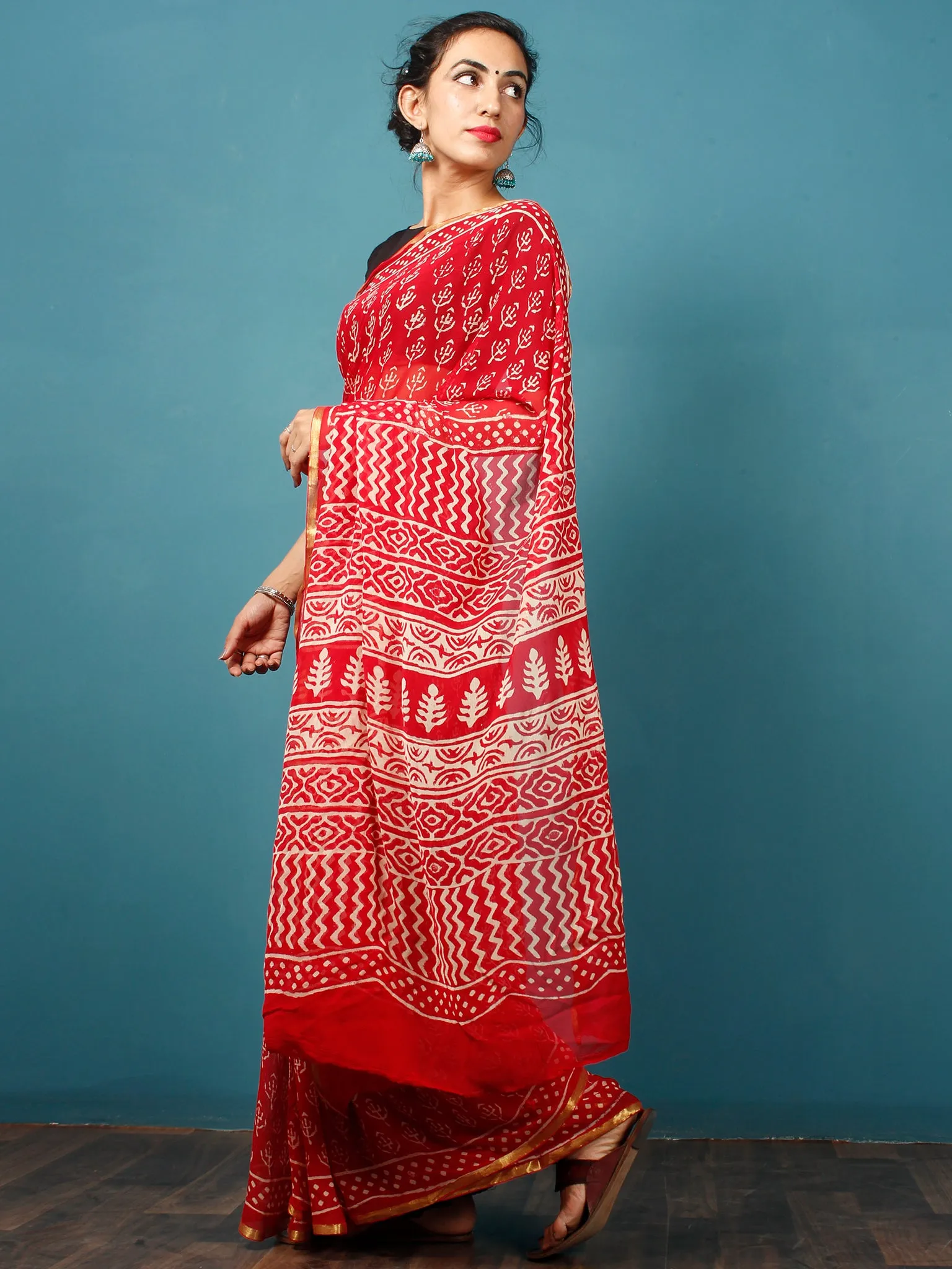 Red White Hand Block Printed Chiffon Saree with Zari Border - S031702806