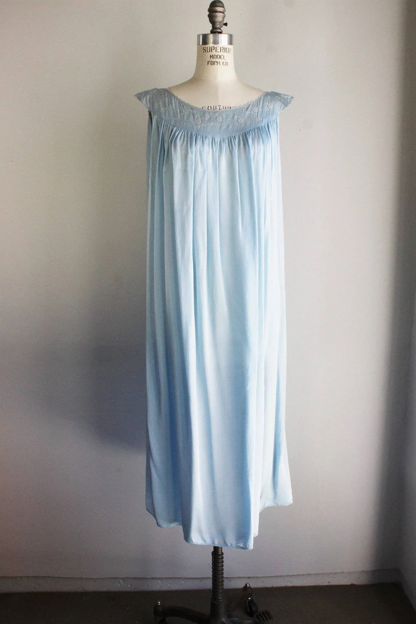 Vintage 1960s Blue Nightgown