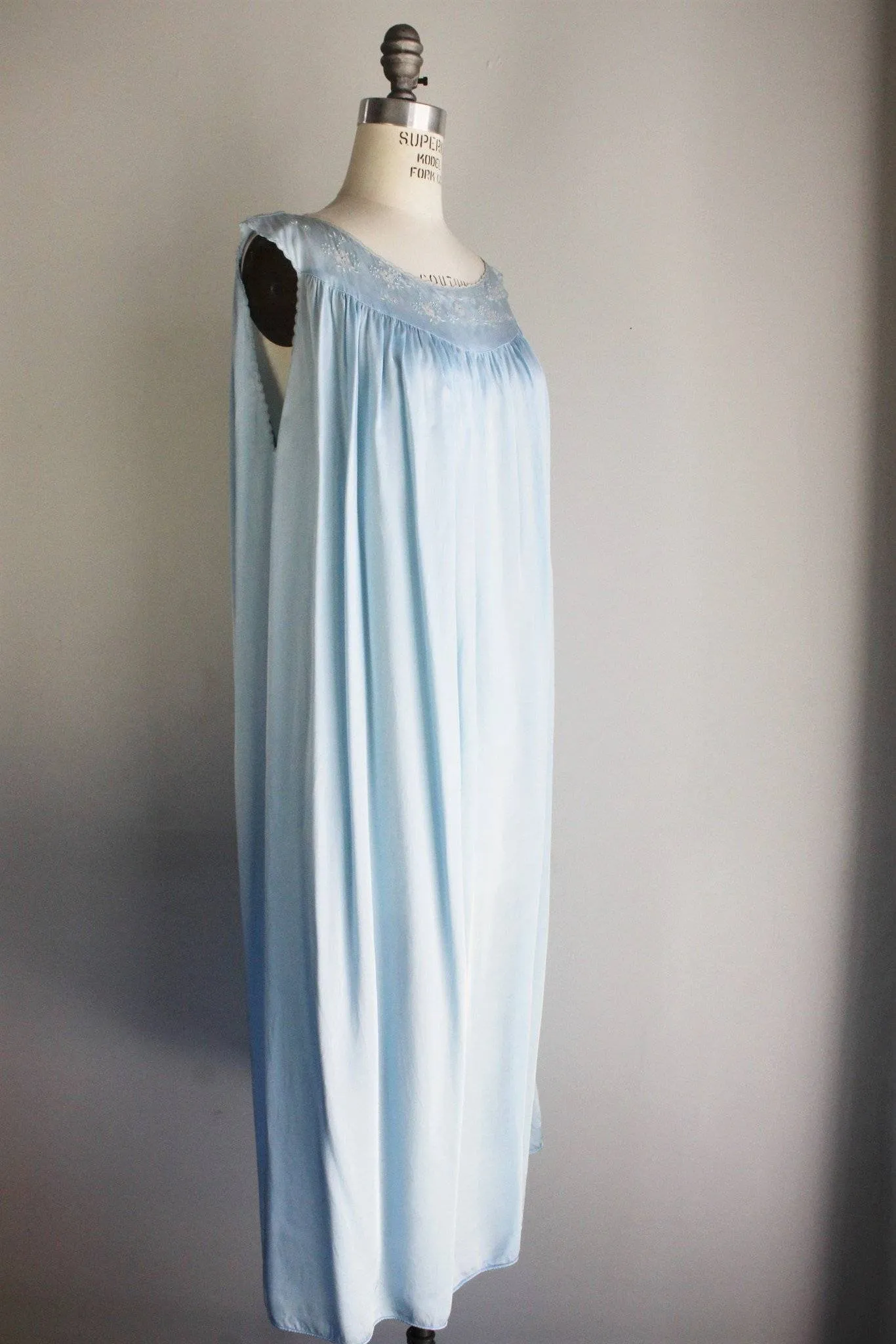 Vintage 1960s Blue Nightgown