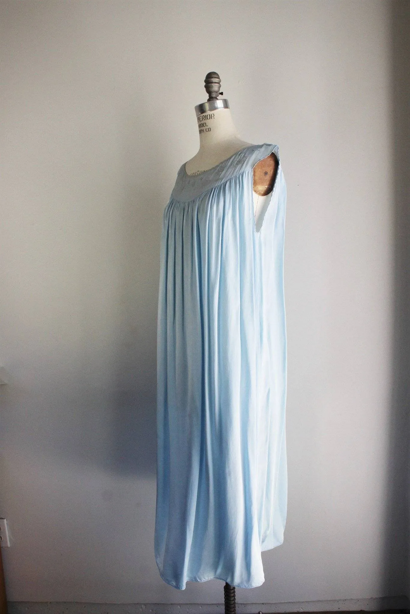 Vintage 1960s Blue Nightgown