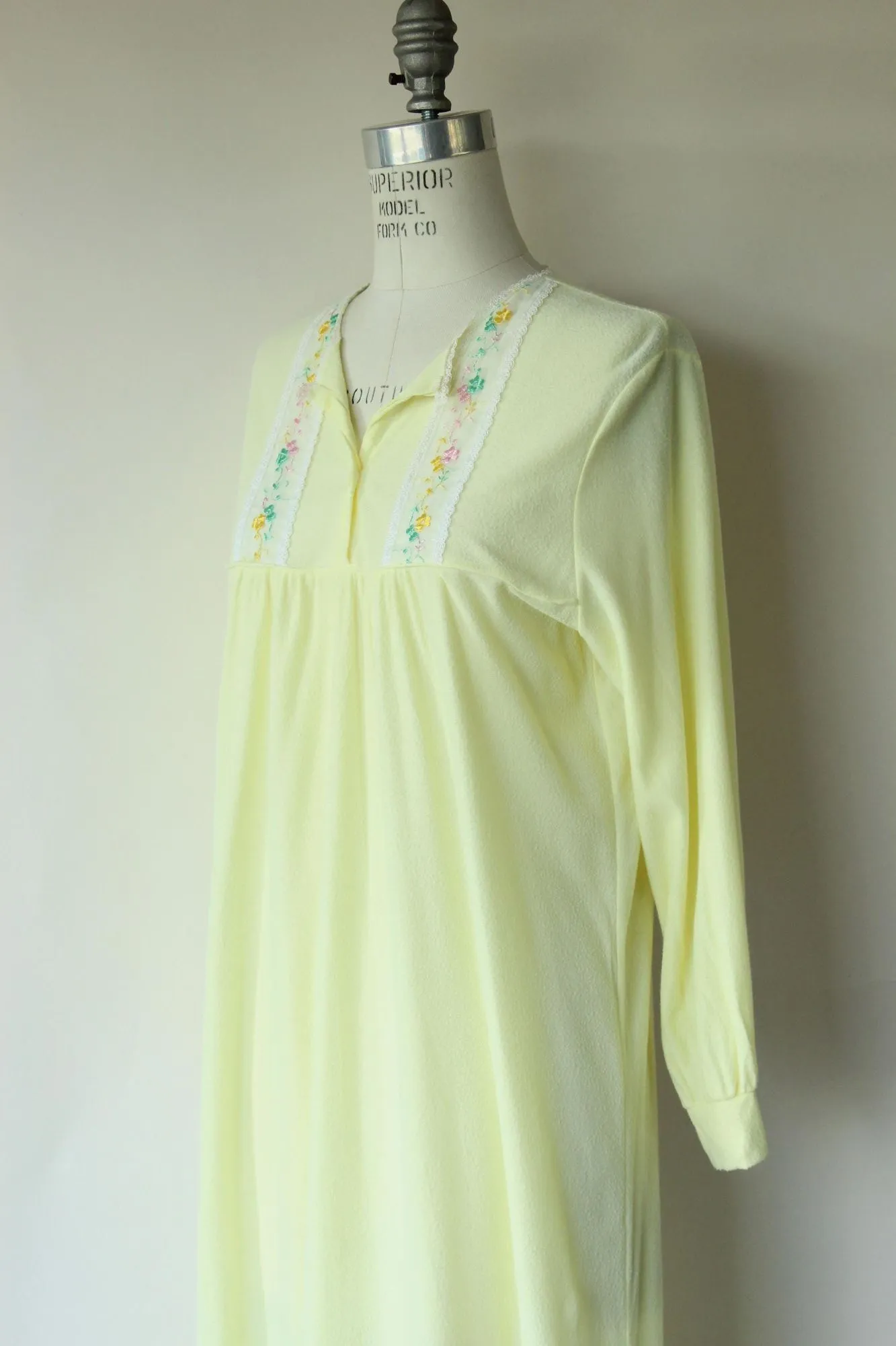 Vintage 1970s Yellow Flannel Full Length Nightgown